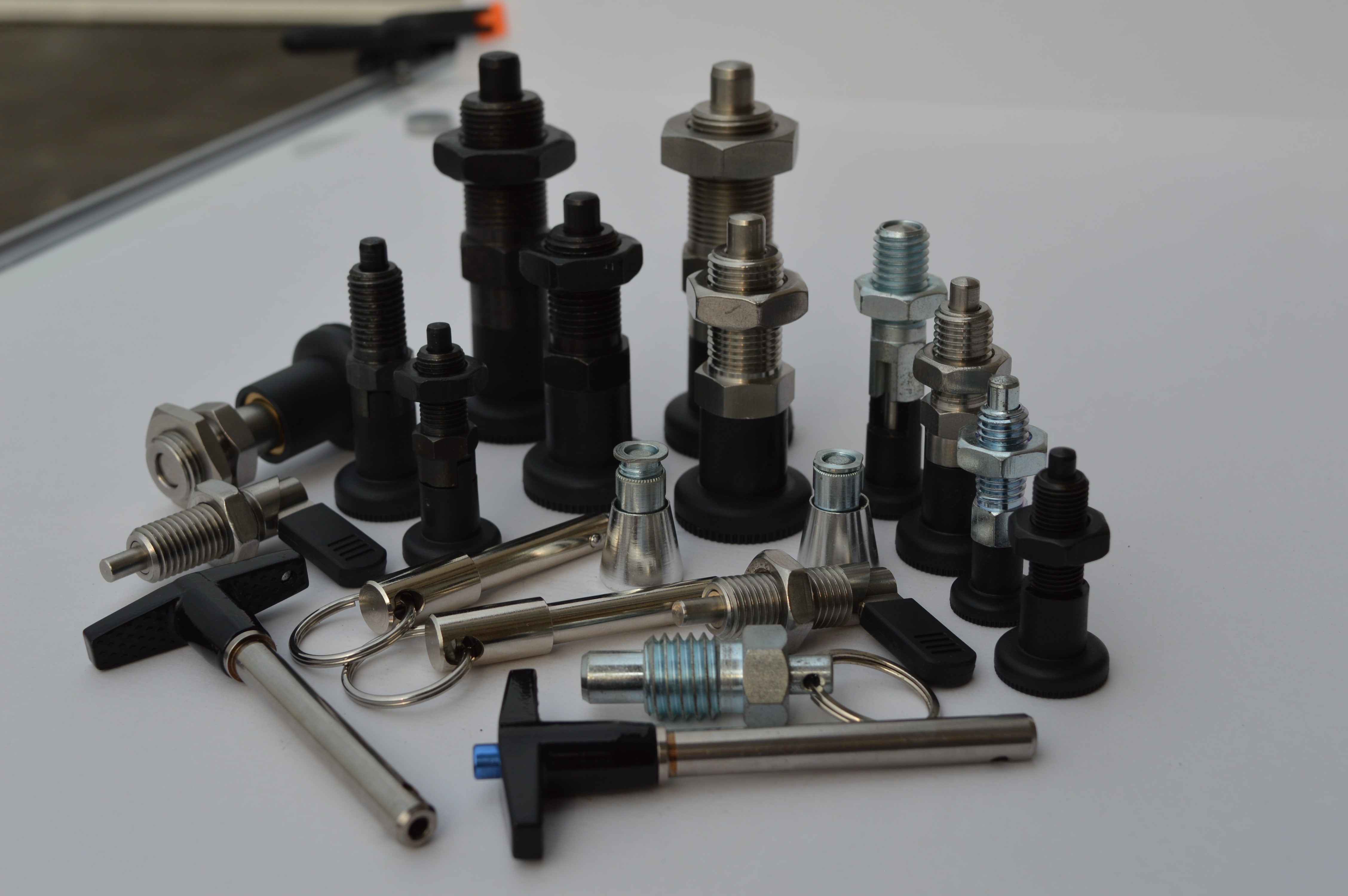 Prevent component failure! Our vibration-proof release pins maintain secure connections under extreme vibration, ensuring safety and uptime in critical applications.